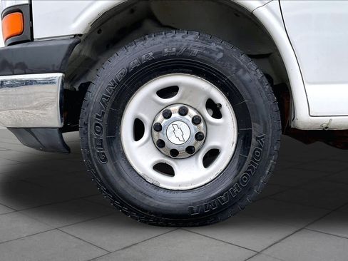 Used 2007 Chevrolet Express 3500 Extended Passenger w/ LT Preferred Equipment Group RWD image 9