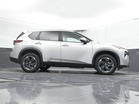 Used 2024 Nissan Rogue SV AWD/4WD image 44