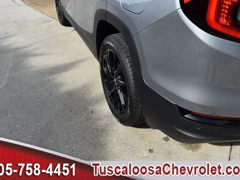 Used 2024 GMC Terrain SLE w/ Driver Convenience Package image 15
