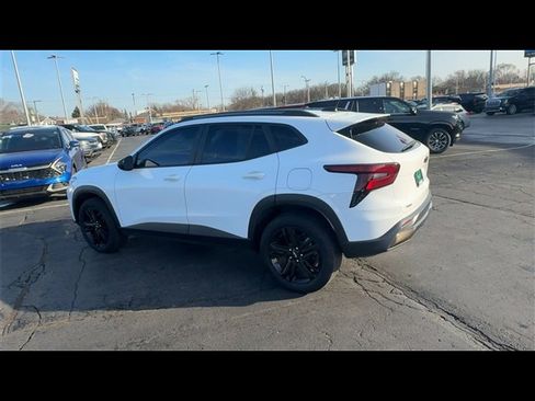 Certified 2024 Chevrolet Trax ACTIV w/ Sunroof Package image 6