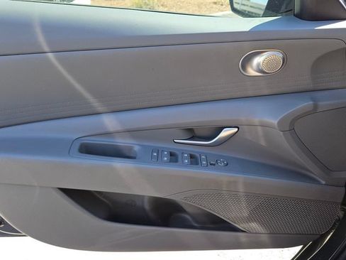 Used 2024 Hyundai Elantra SEL FWD image 16