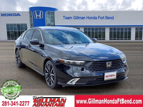 Used 2025 Honda Accord Touring image 1