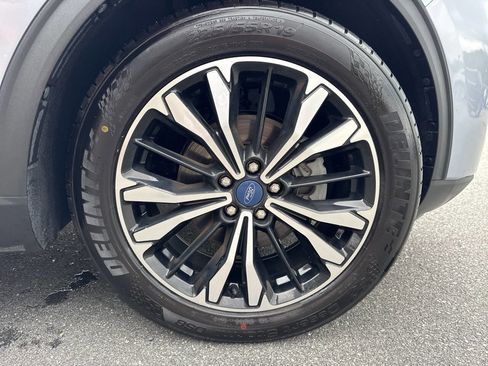 Used 2022 Ford Escape SE w/ SE Sport Appearance Package image 33