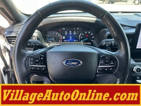 Used 2020 Ford Explorer XLT w/ Equipment Group 202A AWD/4WD image 31