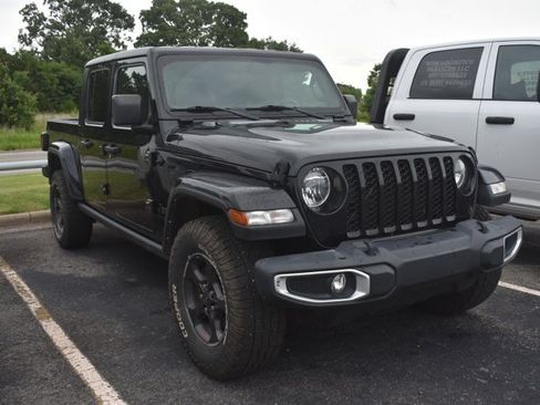 Used 2021 Jeep Gladiator Sport AWD/4WD image 3