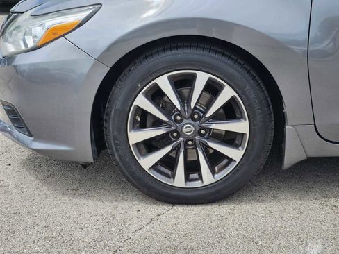 Used 2016 Nissan Altima 2.5 SV FWD image 9
