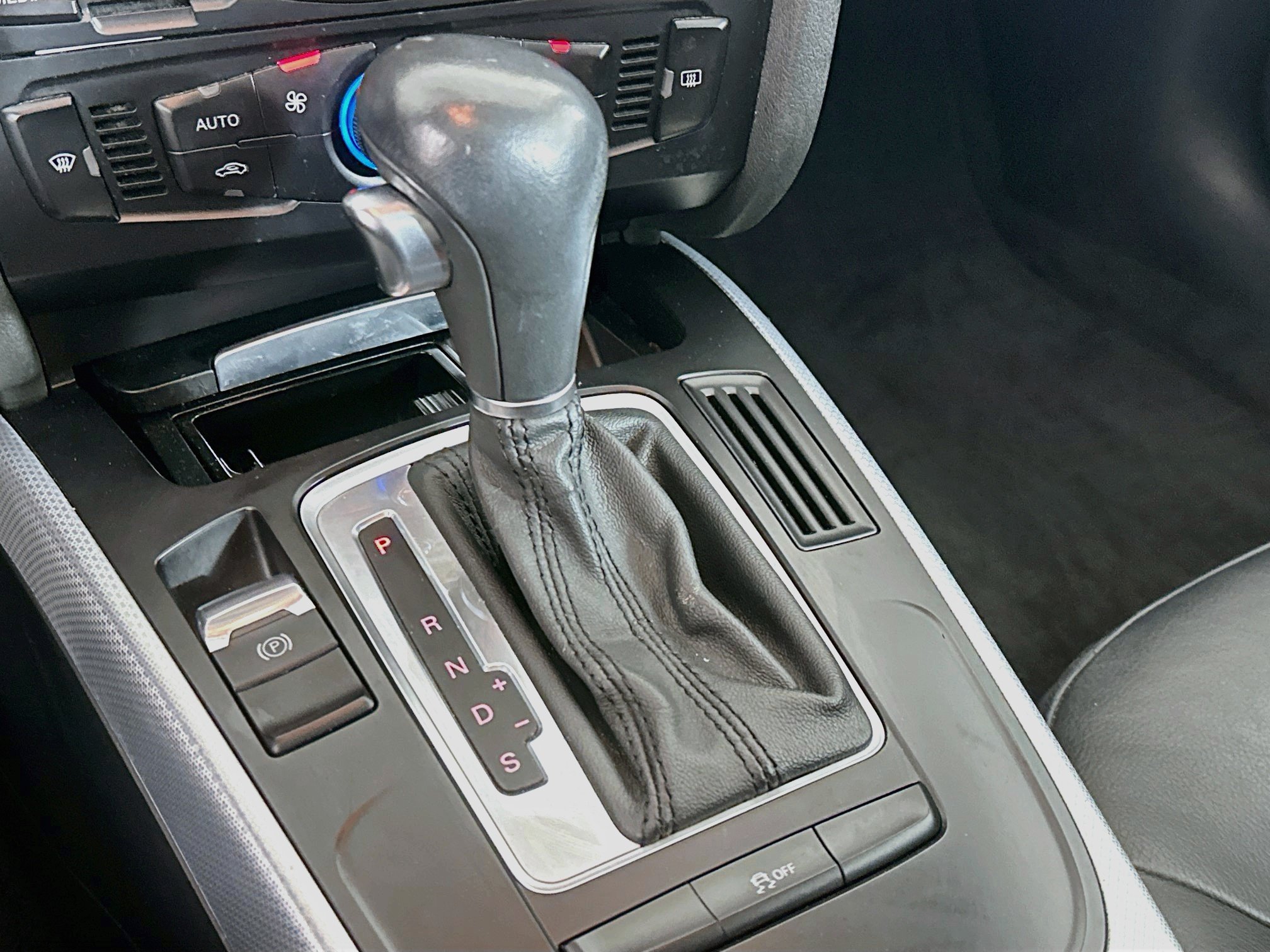 Used 2011 Audi A4 2.0T Premium FWD image 23