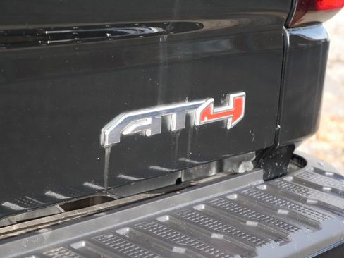 Used 2019 GMC Sierra 1500 AT4 w/ Off Road Performance Package image 23