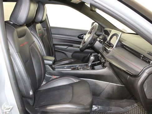 Used 2024 Jeep Compass Trailhawk image 14