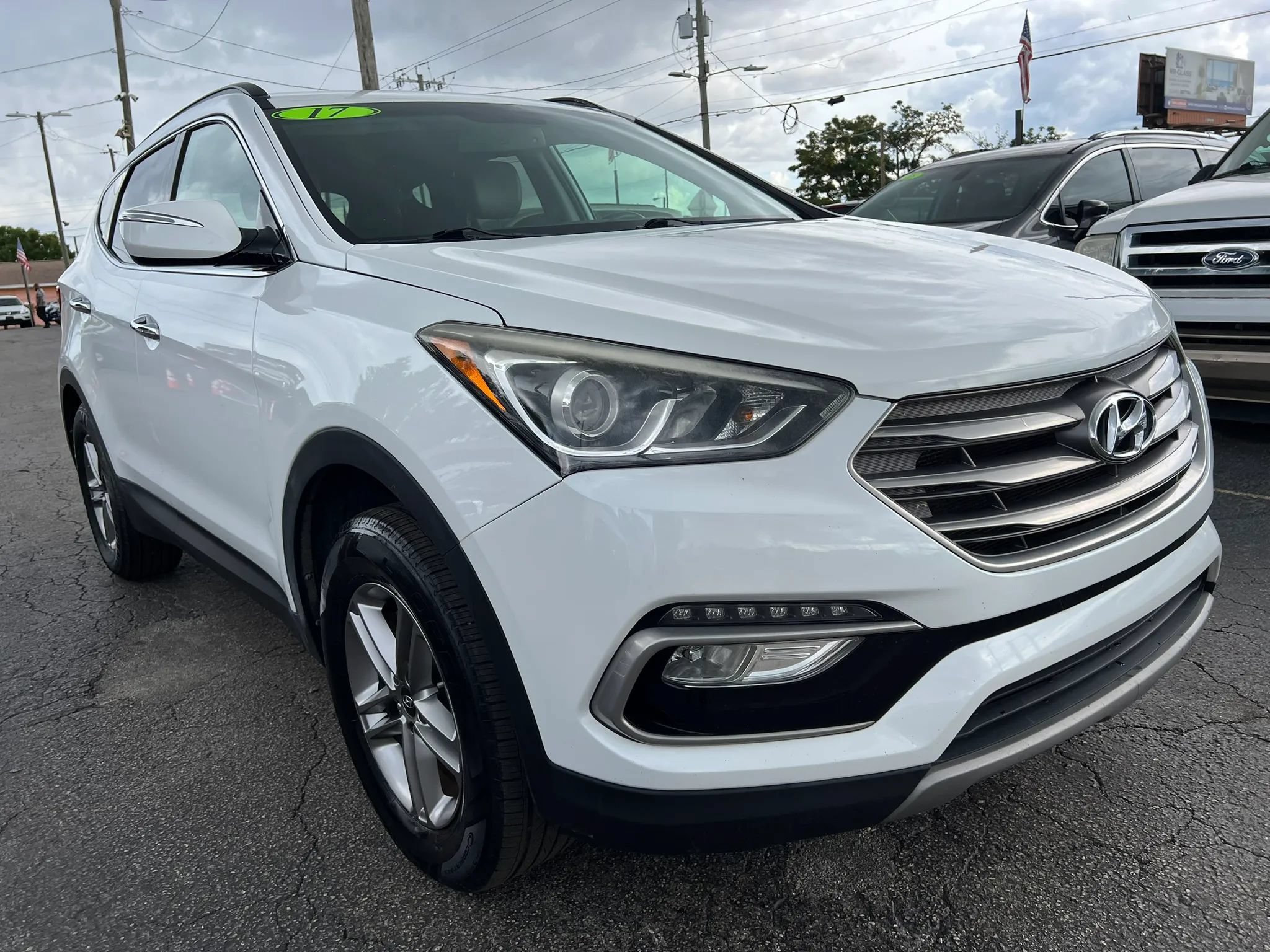 Used 2017 Hyundai Santa Fe Sport FWD image 4