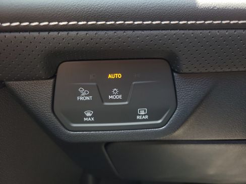 New 2026 Volkswagen Atlas SE FWD image 27