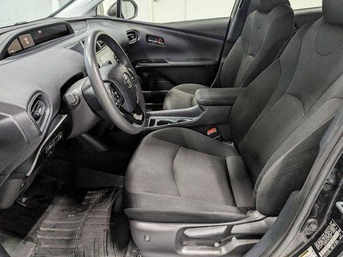 Used 2021 Toyota Prius L Eco w/ Carpet Mat Package (TMS) image 4