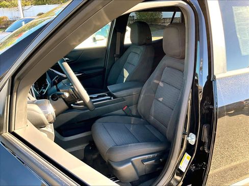 Used 2025 Chevrolet Equinox LT image 10