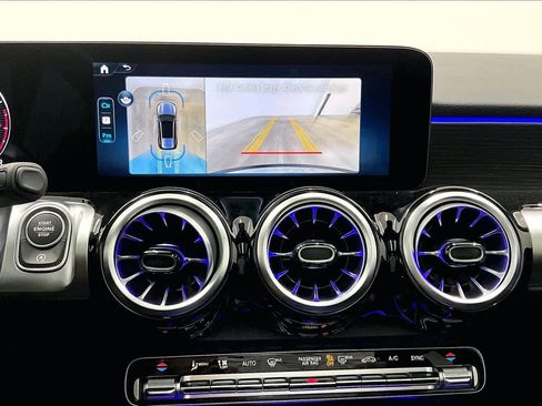 New 2026 Mercedes-Benz GLB 250 4MATIC image 18