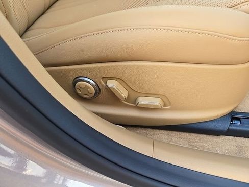 Used 2025 Genesis G80 2.5T image 21