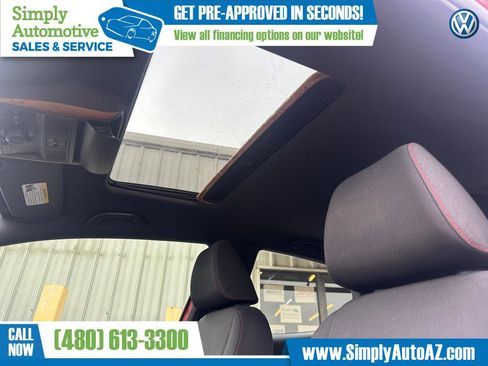 Used 2010 Volkswagen GTI image 16