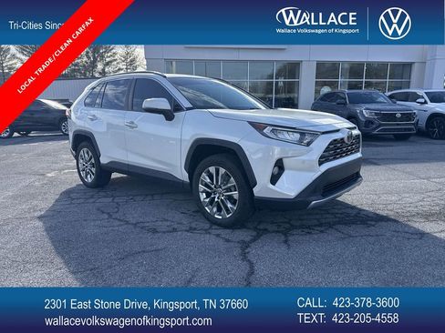 Used 2020 Toyota RAV4 Limited image 1