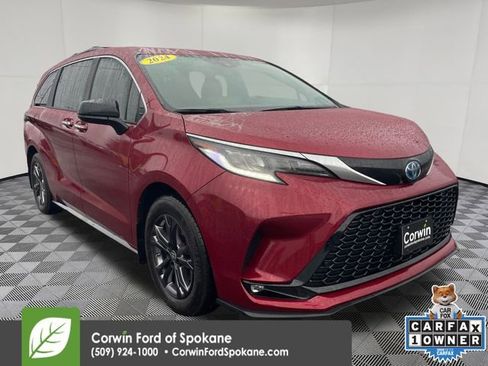 Used 2024 Toyota Sienna XSE image 1