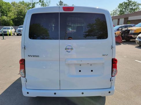 Used 2020 Nissan NV200 SV w/ Sliding Glass Door Package image 11
