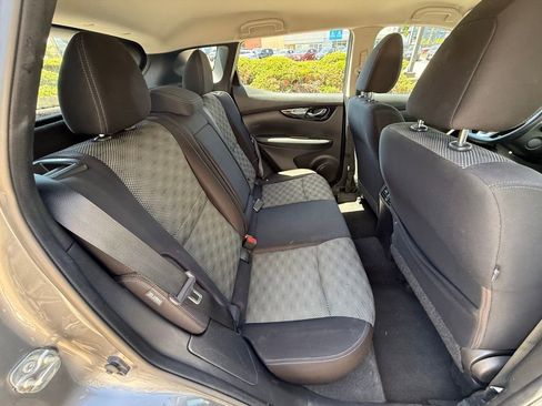 Used 2020 Nissan Rogue Sport SV FWD image 34