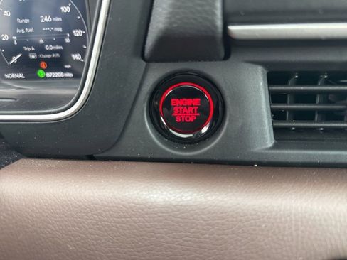 Used 2023 Honda Pilot Elite image 17