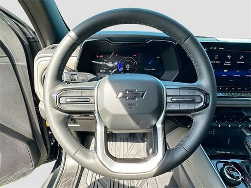 Used 2024 Chevrolet Colorado ZR2 w/ ZR2 Convenience Package III image 10