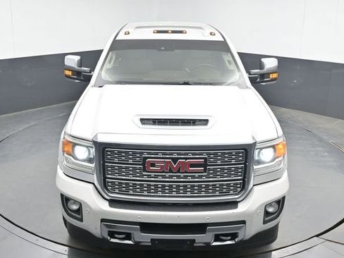 Used 2019 GMC Sierra 2500 Denali w/ Duramax Plus Package AWD/4WD image 20