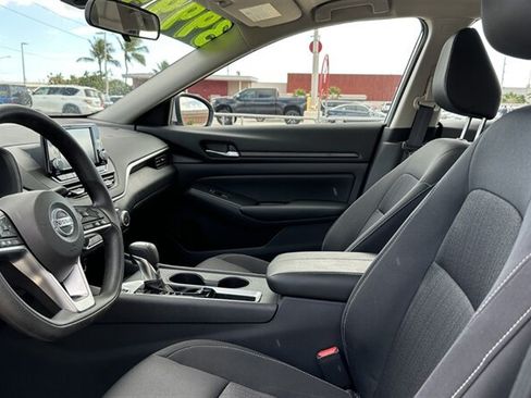 Used 2022 Nissan Altima 2.5 S FWD image 14