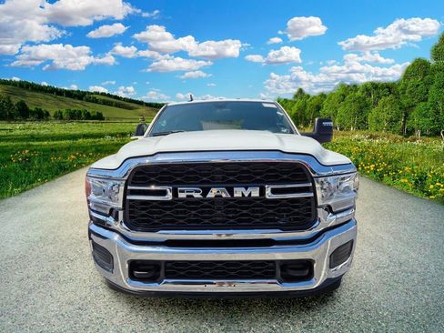 Used 2024 RAM 3500 Tradesman w/ Chrome Appearance Group AWD/4WD image 2