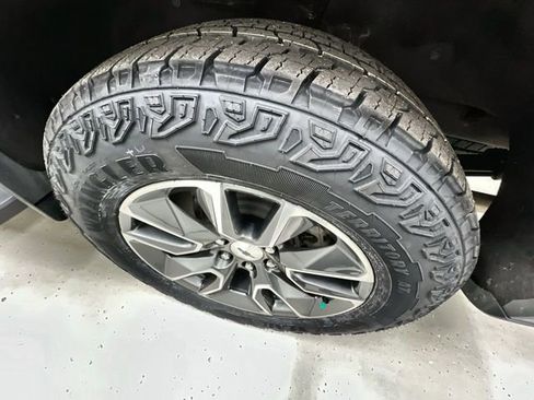 Certified 2024 Chevrolet Silverado 1500 RST AWD/4WD image 33