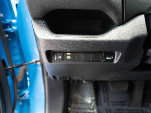 Used 2019 Toyota RAV4 XLE FWD image 11