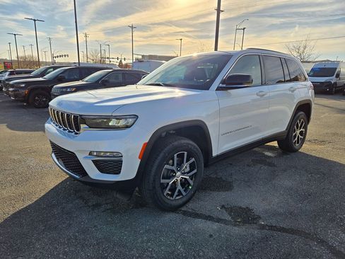 New 2025 Jeep Grand Cherokee Limited image 8