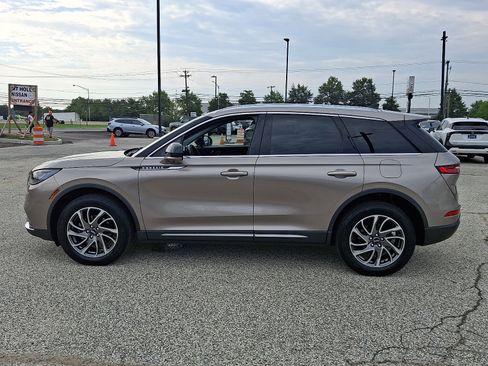 Used 2021 Lincoln Corsair AWD w/ Equipment Group 101A image 4