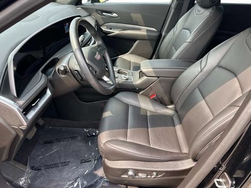 Used 2024 Cadillac XT4 Premium Luxury w/ Cold Weather Package FWD image 18