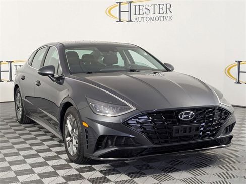 Used 2023 Hyundai Sonata SEL image 2