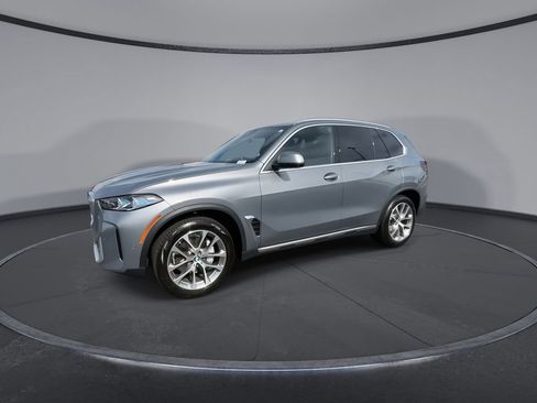 Used 2025 BMW X5 xDrive40i AWD/4WD image 5