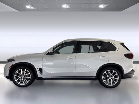 Used 2025 BMW X5 xDrive40i image 2