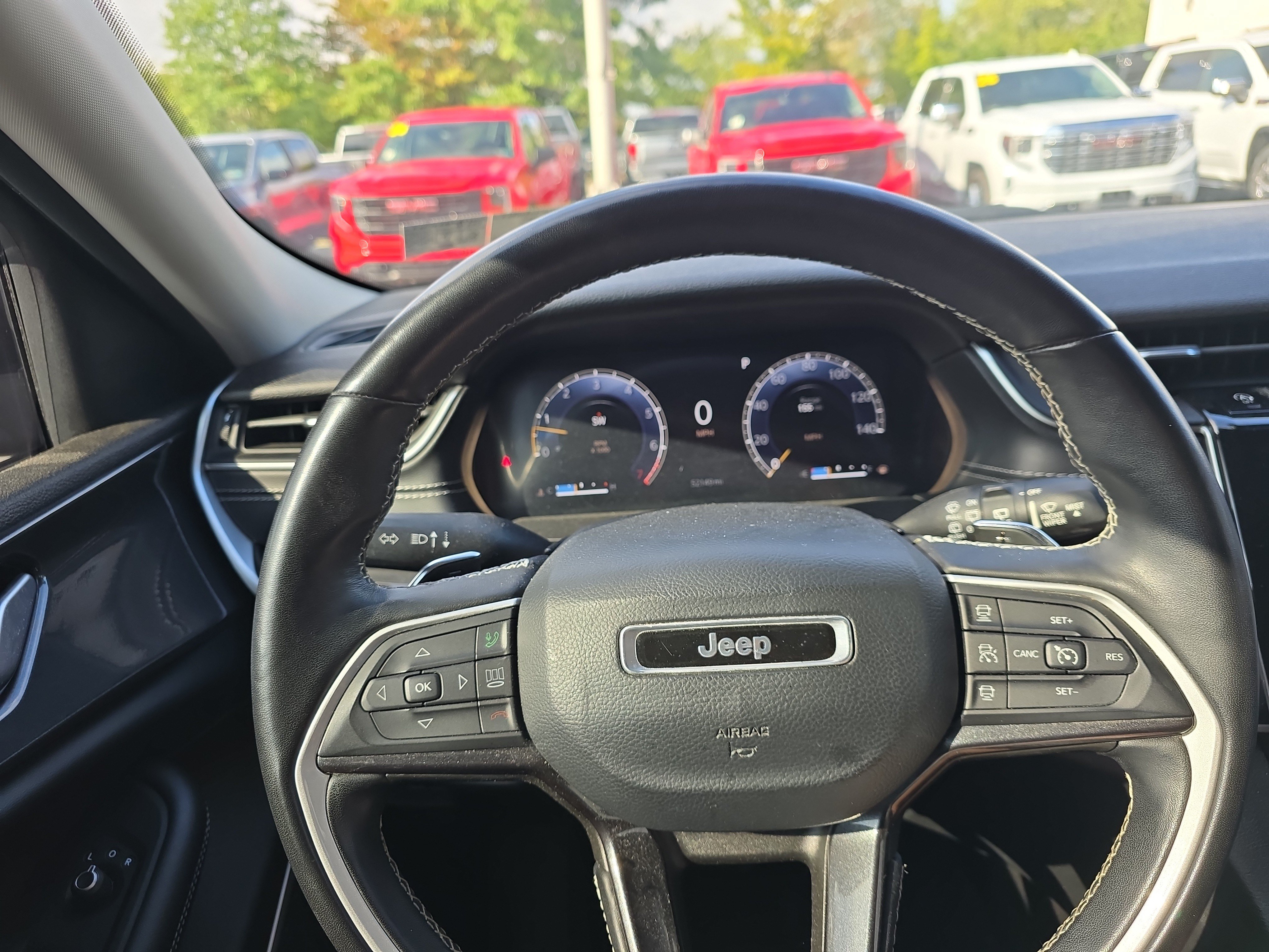 Used 2022 Jeep Grand Cherokee L Laredo w/ Luxury Tech Group I AWD/4WD image 25