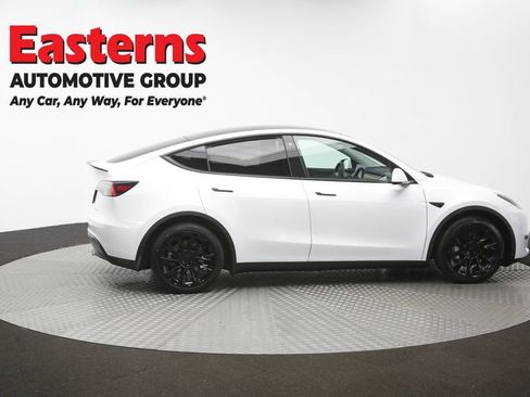 Used 2021 Tesla Model Y Long Range AWD/4WD image 40