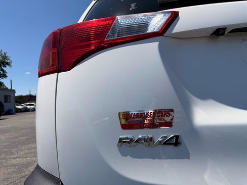 Used 2013 Toyota RAV4 XLE AWD/4WD image 7