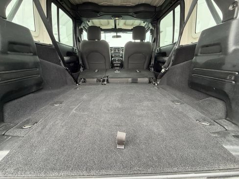 Used 2018 Jeep Wrangler Unlimited Sport S image 27