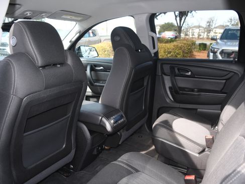 Used 2017 Chevrolet Traverse LT image 15