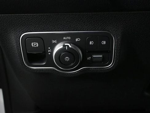 New 2026 Mercedes-Benz GLB 250 image 9