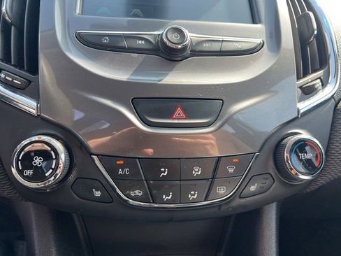 Used 2017 Chevrolet Cruze LT w/ Convenience Package image 20