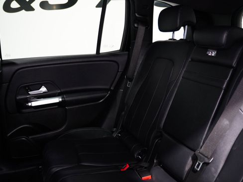 Used 2020 Mercedes-Benz GLB 250 SUV image 18