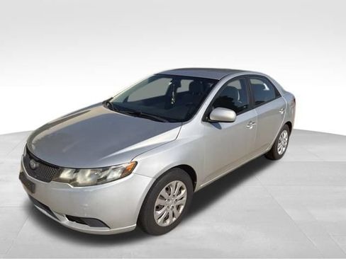 Used 2010 Kia Forte LX w/ Convenience Pkg FWD image 7
