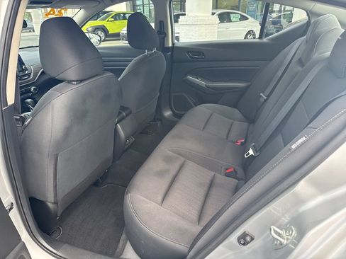 Used 2024 Nissan Altima 2.5 SV FWD image 14