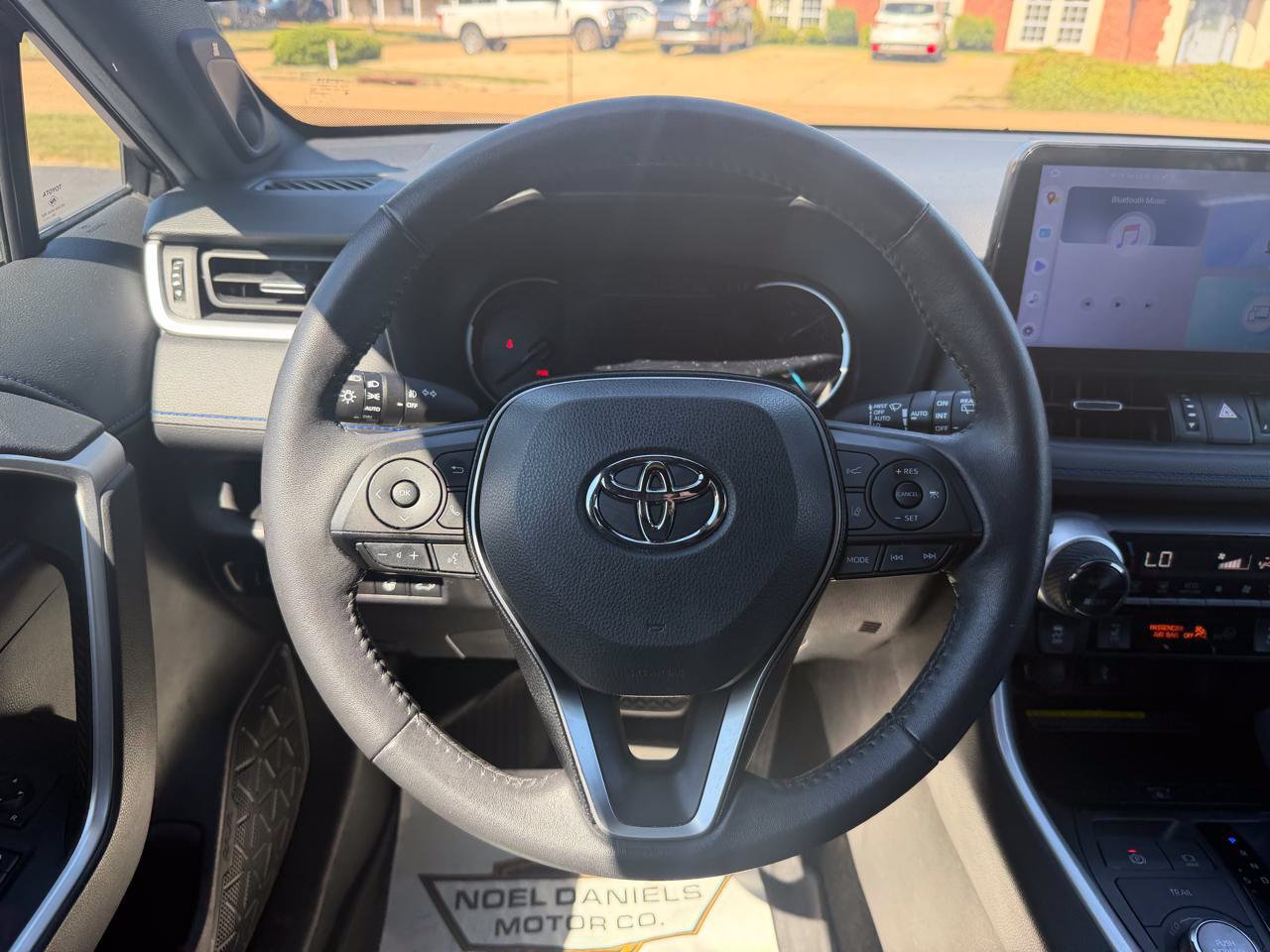 Used 2021 Toyota RAV4 XSE AWD/4WD image 18