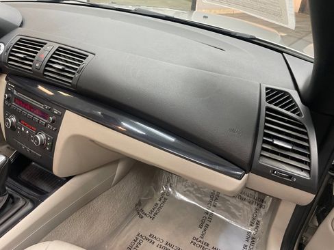 Used 2010 BMW 128i Convertible image 40