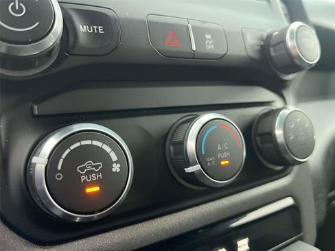 Used 2022 RAM 3500 Tradesman image 19